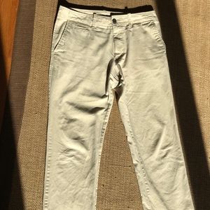 Old Navy Broken-In Straight Khakis 32×32